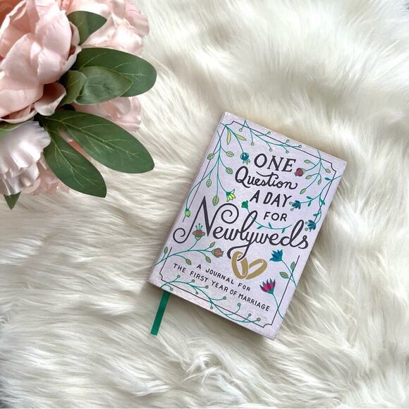 New Newly Weds One Question a Day Book - Picture 1 of 4